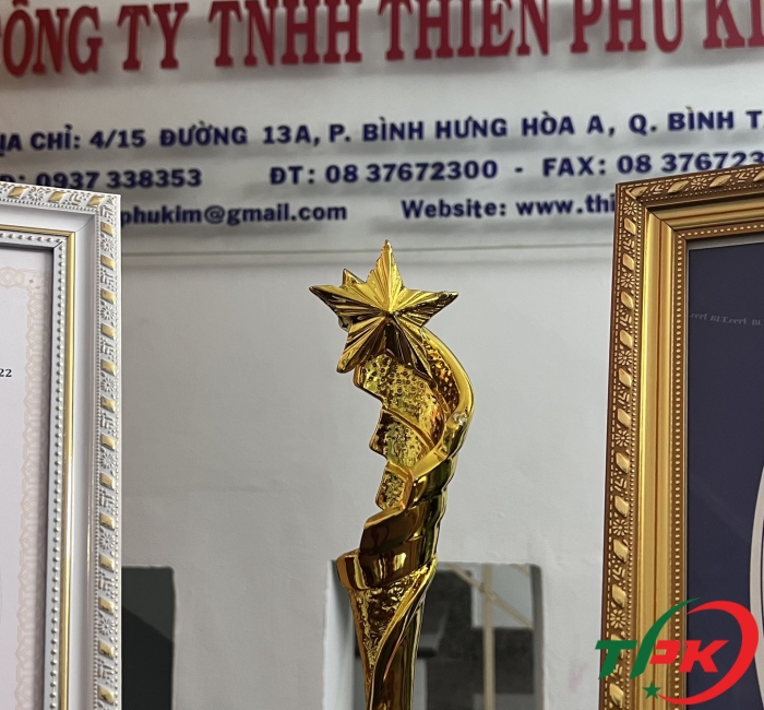 CUP VÀNG TOP 10 THƯƠNG HIỆU - NHÃN HIỆU UY TÍN NĂM 2022