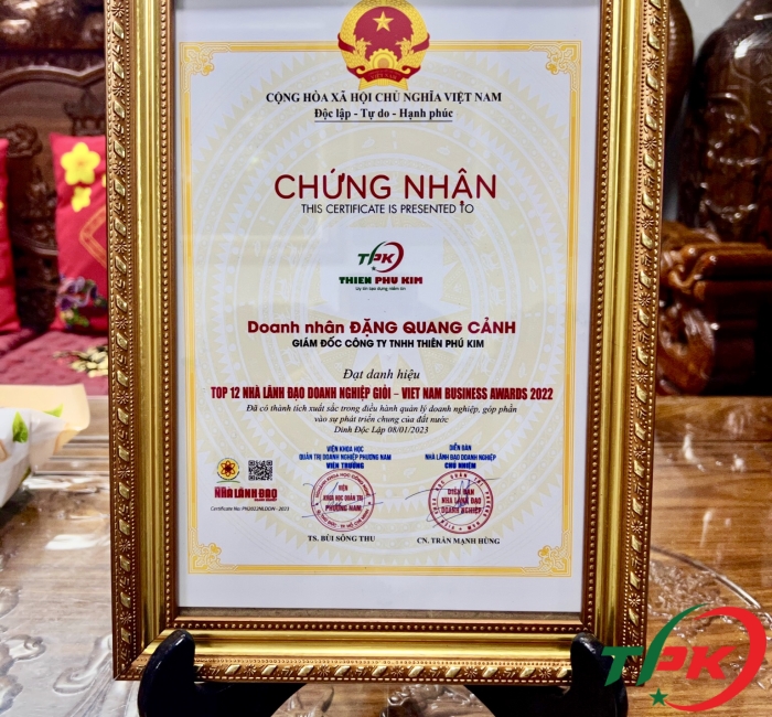 BẰNG KHEN TOP 12 NHÀ LÃNH ĐẠO DOANH NGHIỆP GIỎI VIỆT NAM