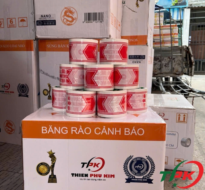 rào trắng đỏ